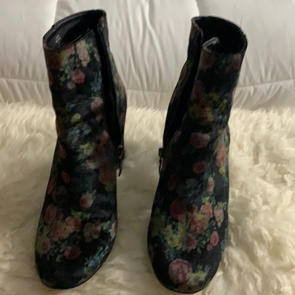 Velvet flowered ankle boots